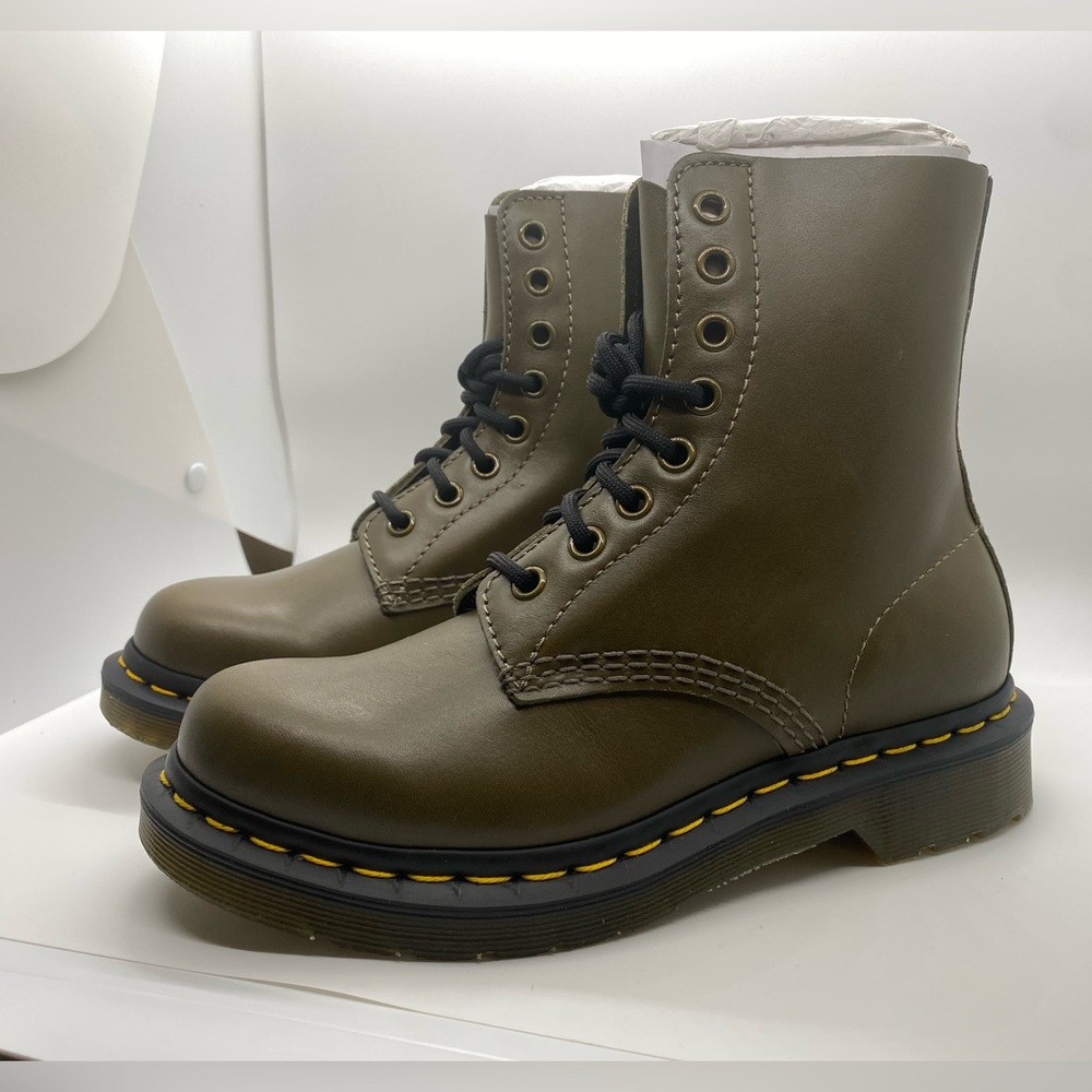Dr Martens 1460 Pascal Olive wanama size 5 woman NIB